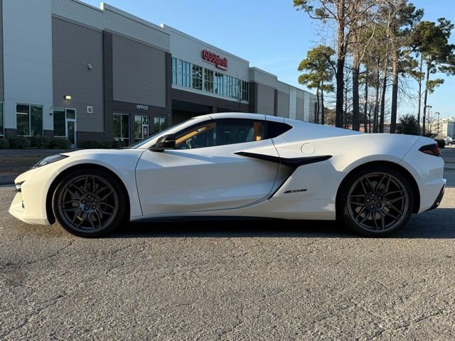 Used 2024 Chevrolet Corvette Z06 image 2