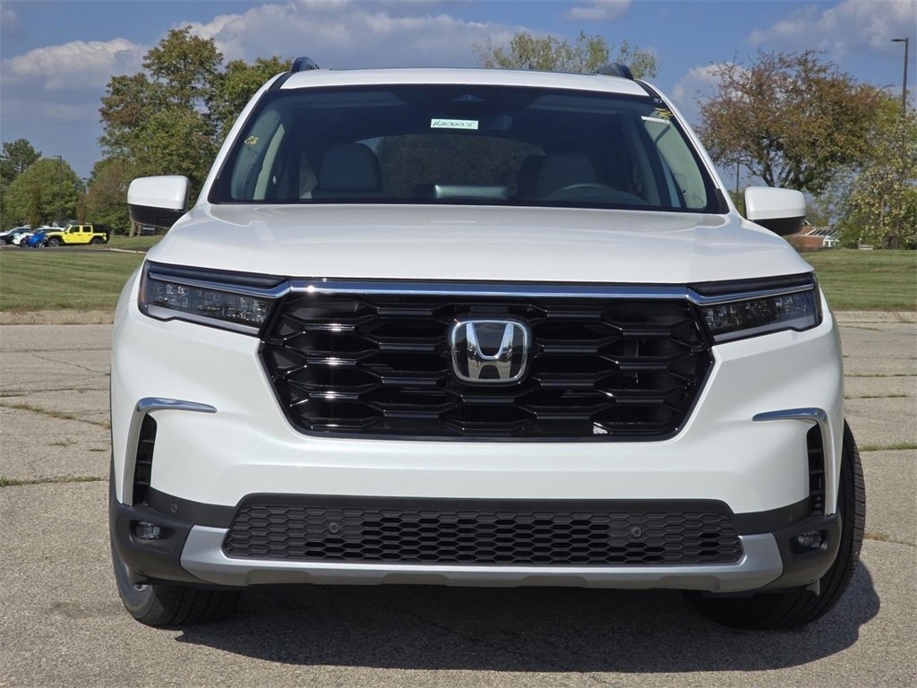 New 2025 Honda Pilot Touring image 14
