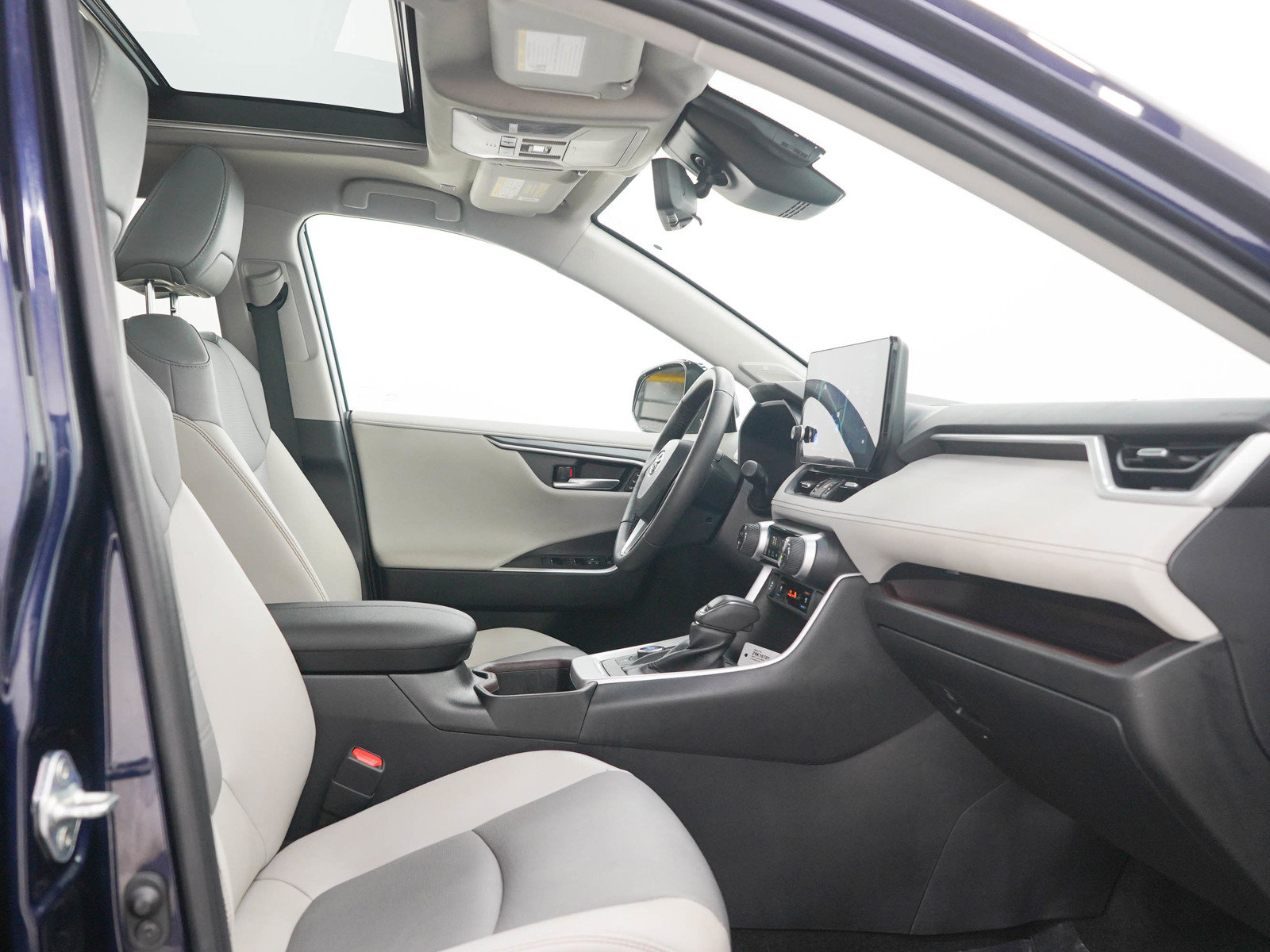 Used 2023 Toyota RAV4 Limited AWD/4WD image 13