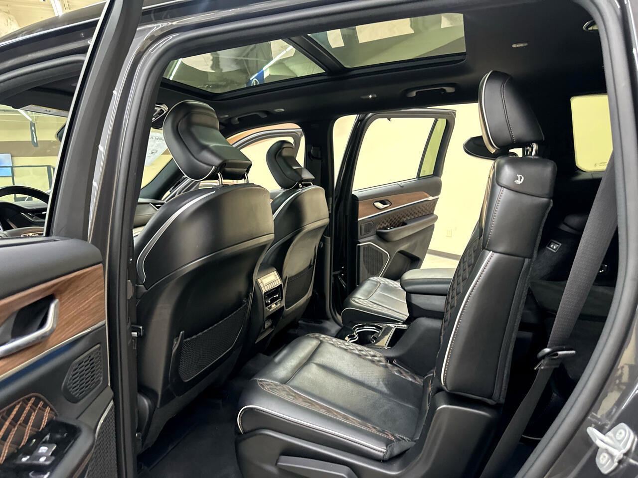 Used 2022 Jeep Grand Cherokee L Summit w/ Advanced Protech Group IV image 41