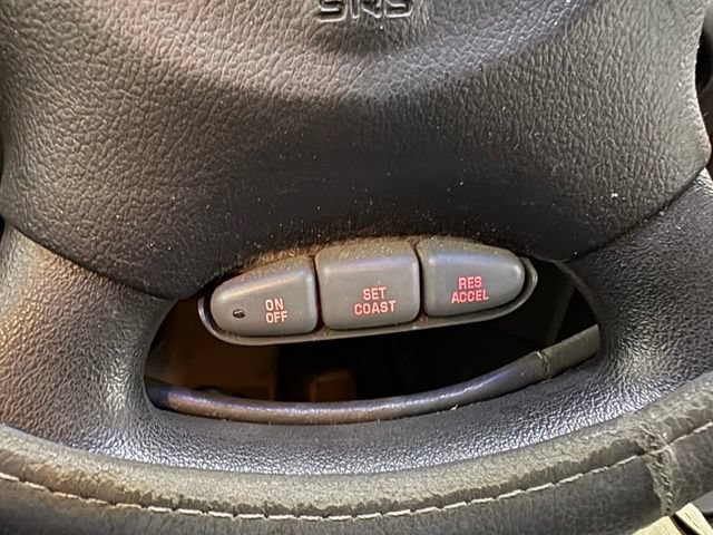Used 2002 Pontiac Grand Am SE w/ Solid Value Appearance Pkg FWD image 30