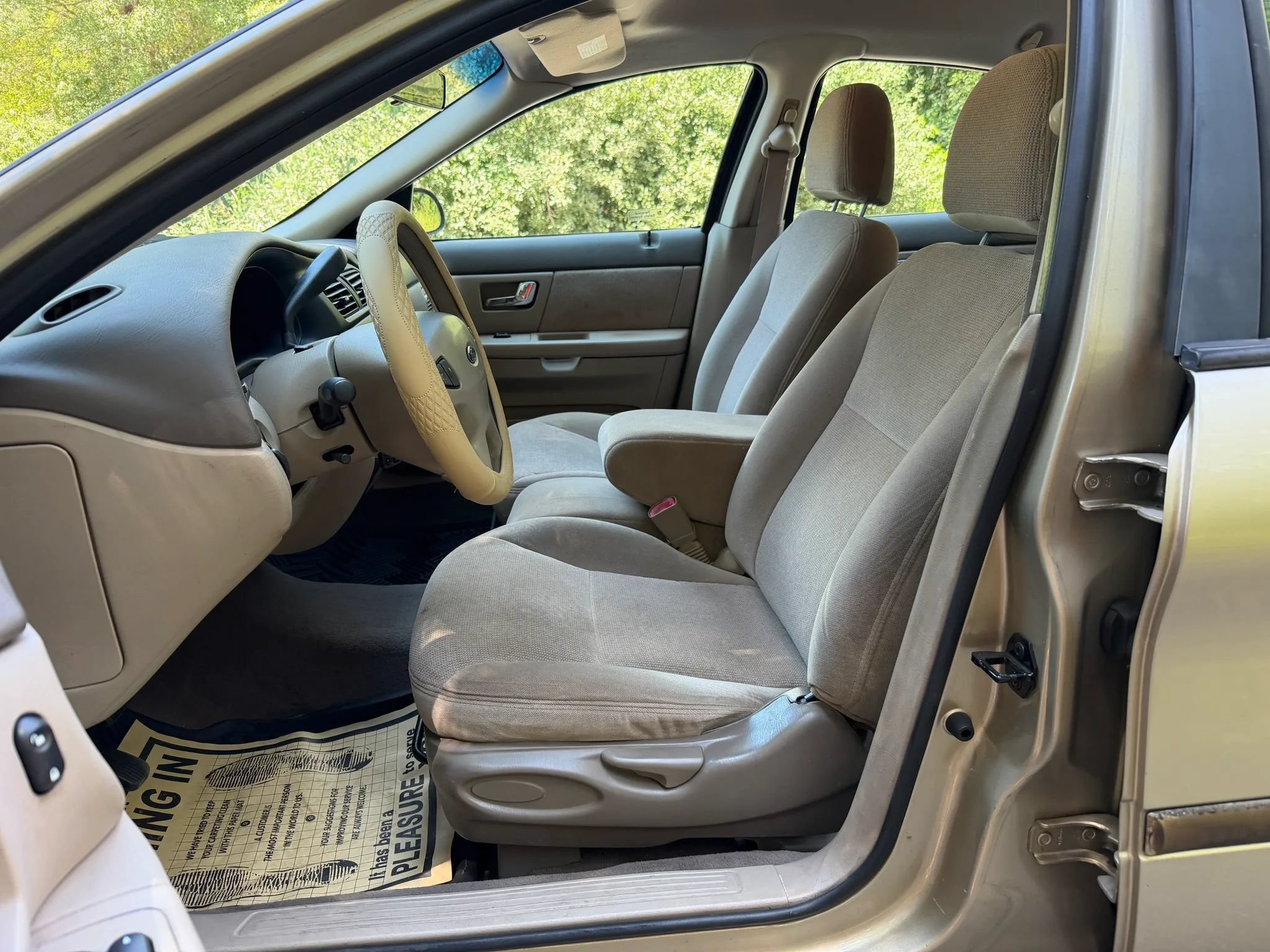 Used 2000 Ford Taurus SE FWD image 9