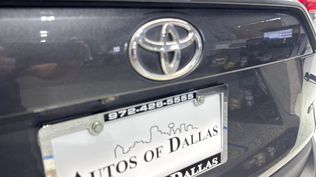 Used 2021 Toyota RAV4 LE FWD image 20
