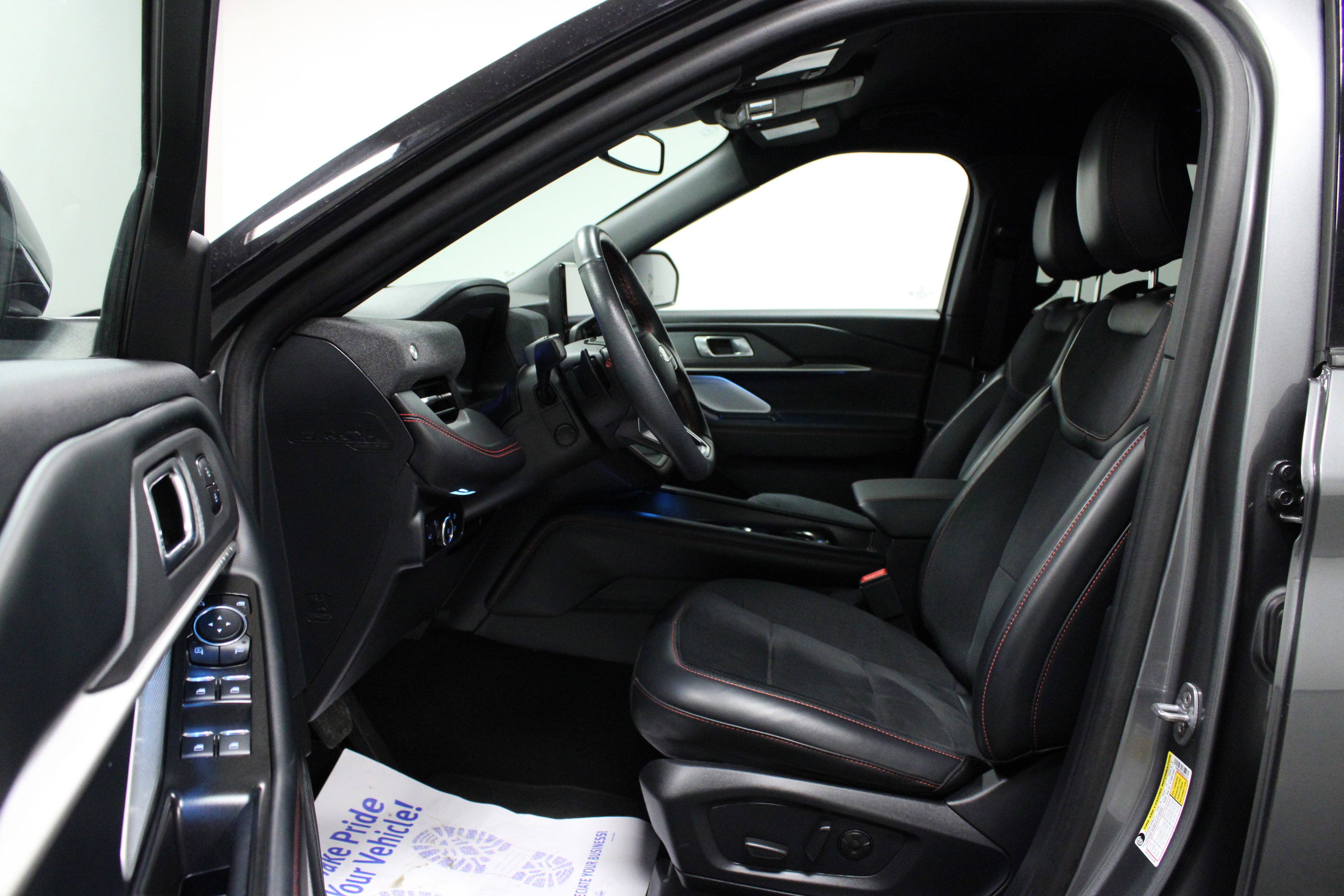 Used 2025 Ford Explorer ST image 12