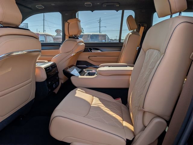New 2026 Jeep Grand Wagoneer L Summit AWD/4WD image 33