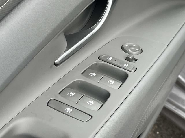 Certified 2025 Hyundai Elantra Sport FWD image 24