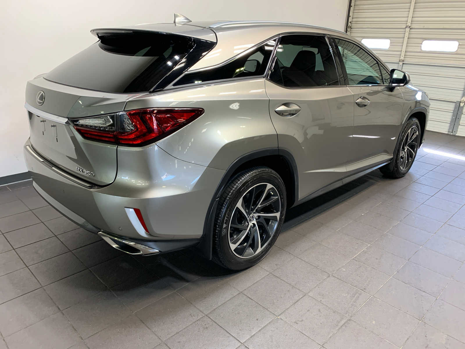 Used 2018 Lexus RX 350 AWD image 3