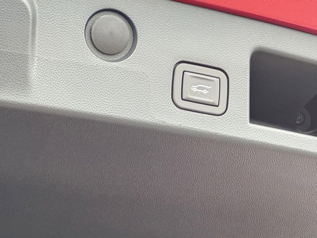 Used 2026 Chevrolet Equinox ACTIV w/ Convenience Package III image 12