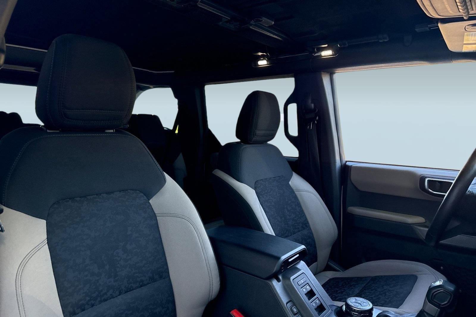 Used 2022 Ford Bronco Wildtrak image 32