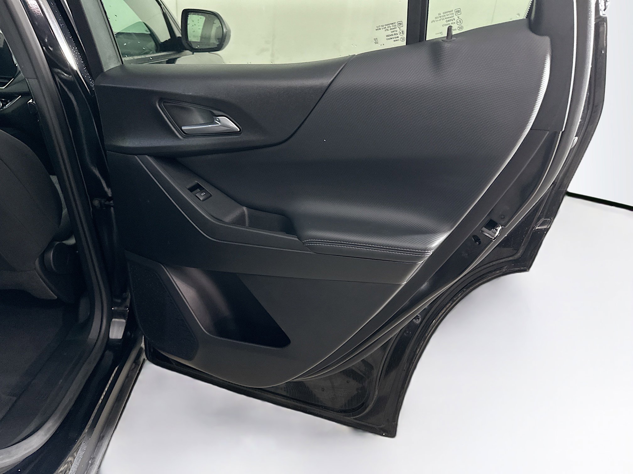 Used 2025 Chevrolet Equinox LT image 29