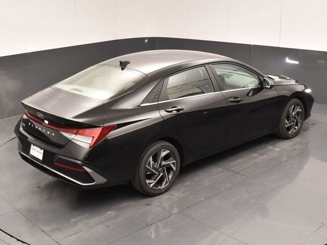 Used 2025 Hyundai Elantra SEL FWD image 48