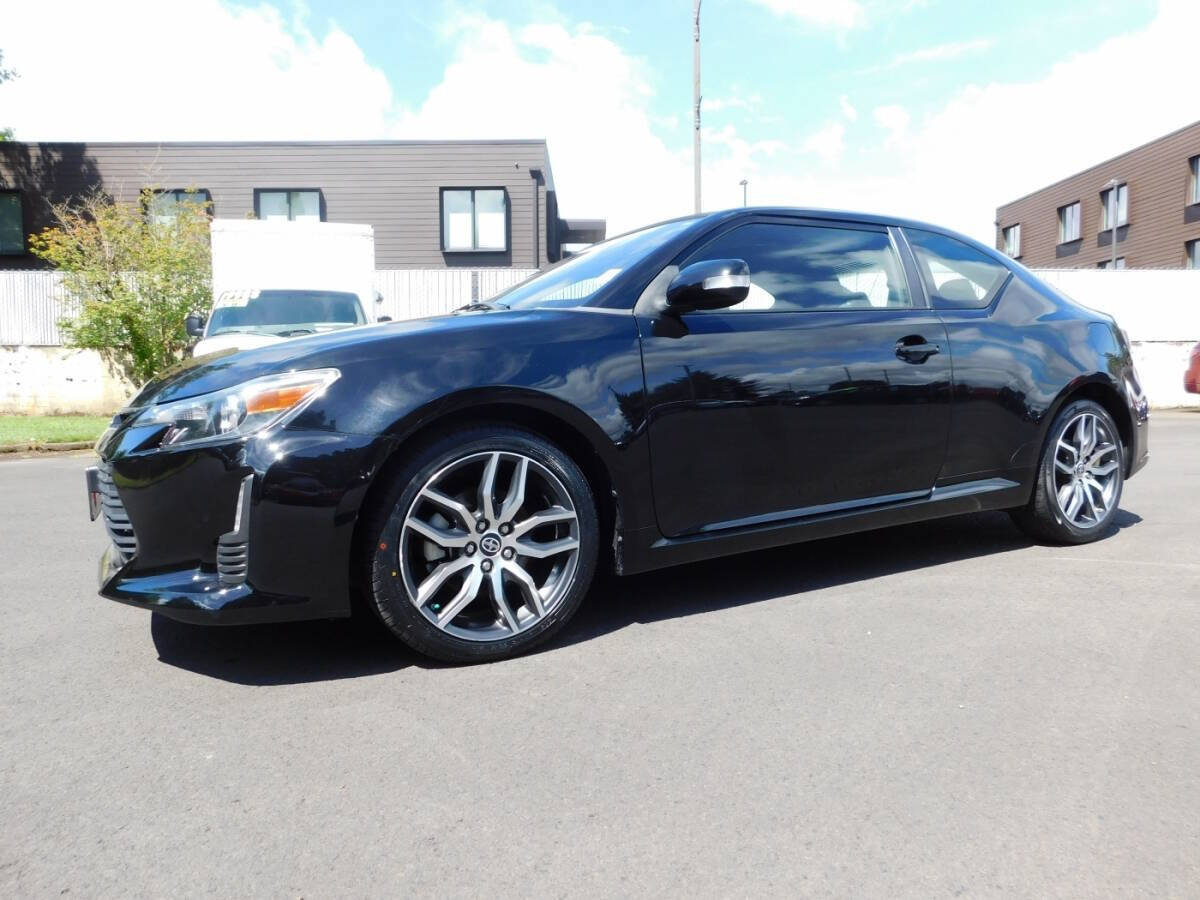 Used 2014 Scion tC FWD image 4