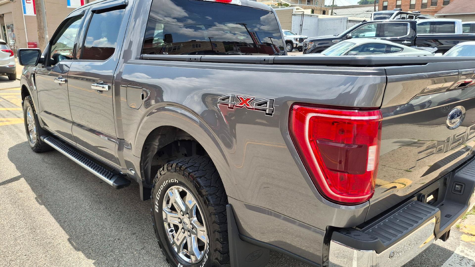 Used 2022 Ford F150 XLT w/ Equipment Group 302A High AWD/4WD image 4