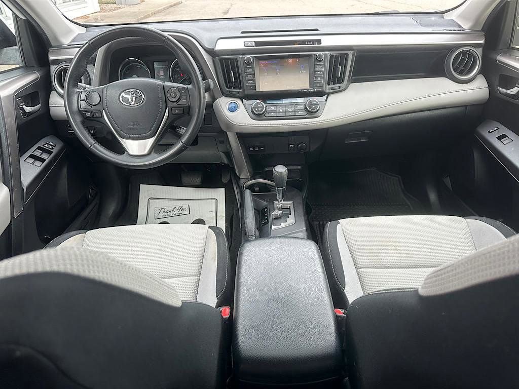 Certified 2018 Toyota RAV4 XLE w/ Protection Package image 18