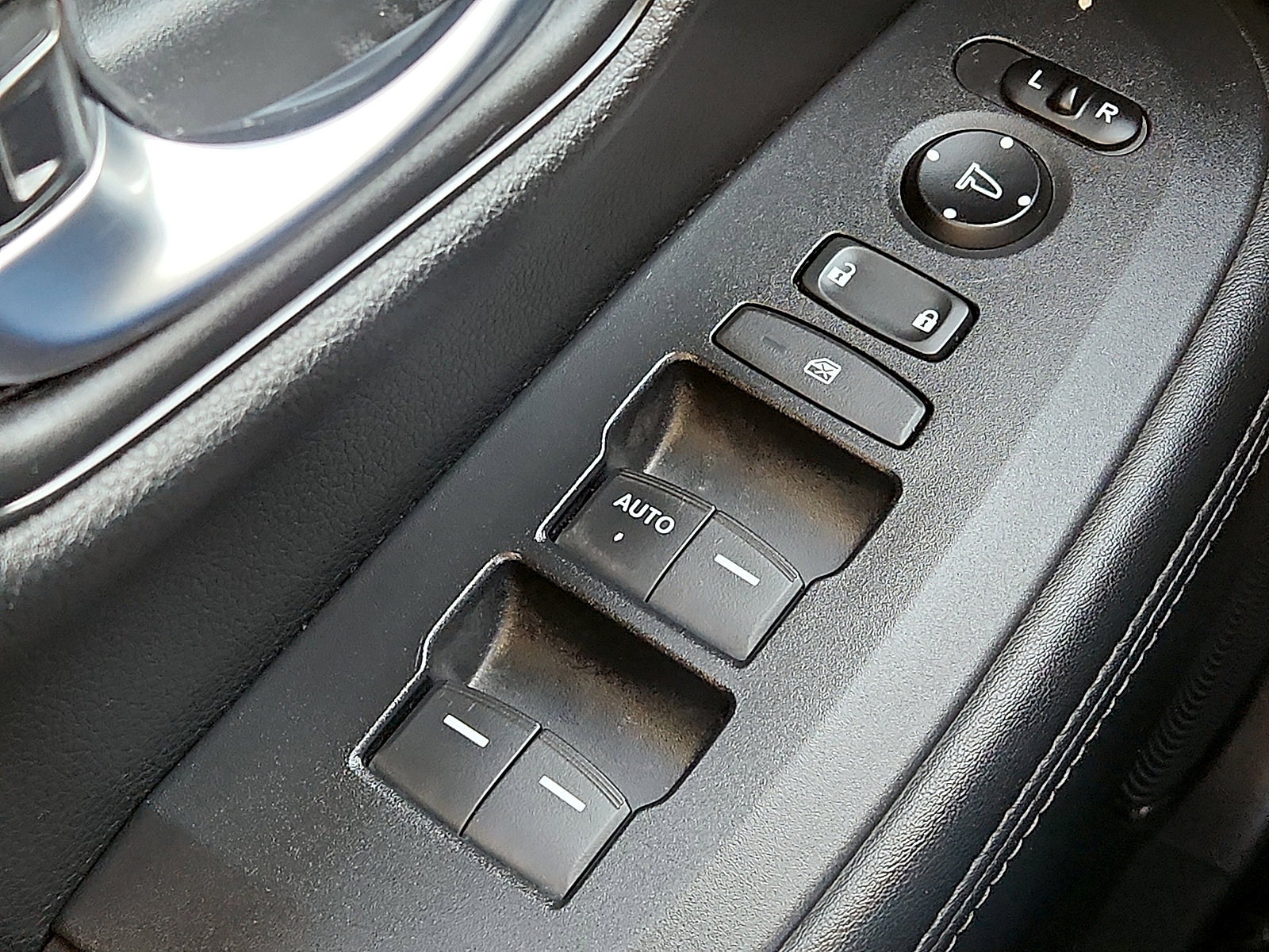 Used 2023 Honda HR-V LX image 22