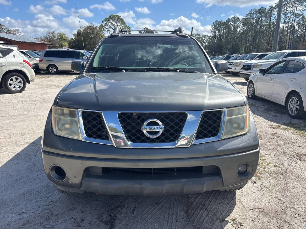 Used 2007 Nissan Frontier LE RWD image 1