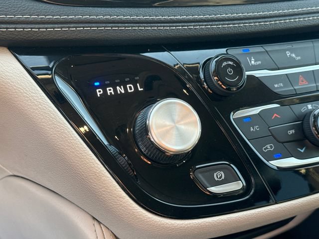 Used 2023 Chrysler Pacifica Limited FWD image 22