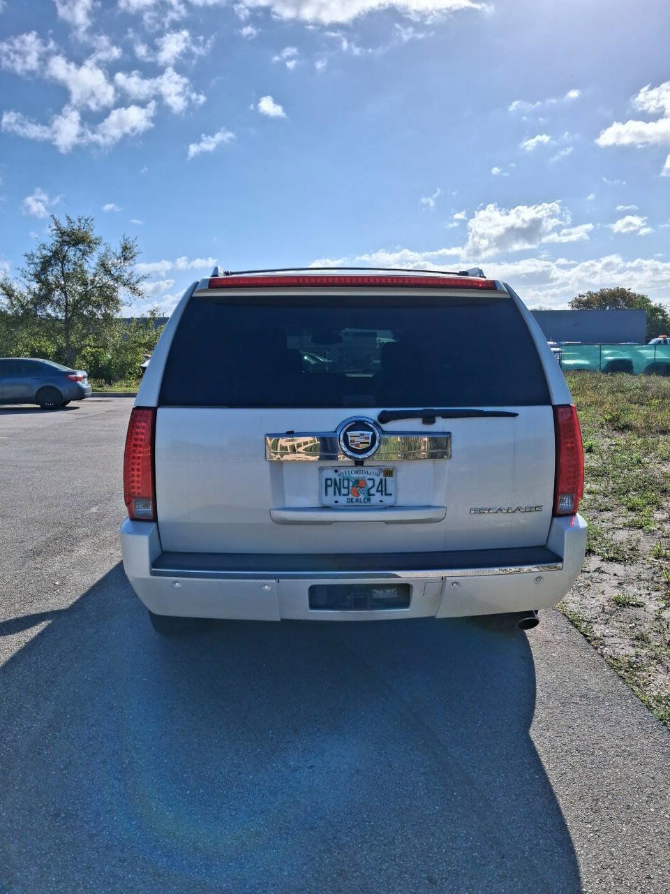 Used 2013 Cadillac Escalade Luxury RWD image 7