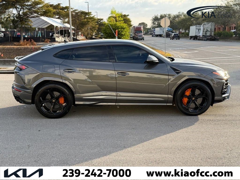Used 2021 Lamborghini Urus image 15