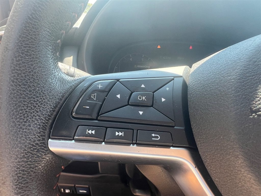 Used 2021 Nissan Kicks SR FWD image 29
