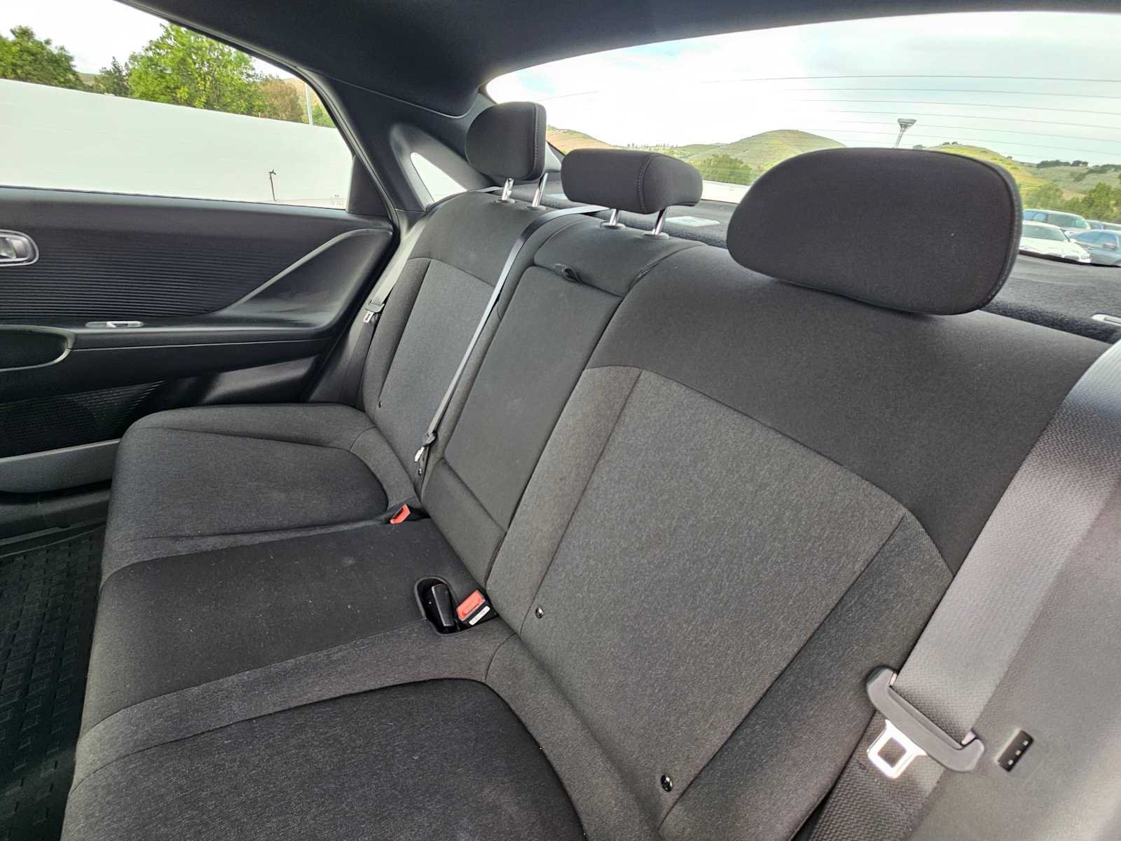 Used 2024 Hyundai Ioniq 6 SE RWD image 17
