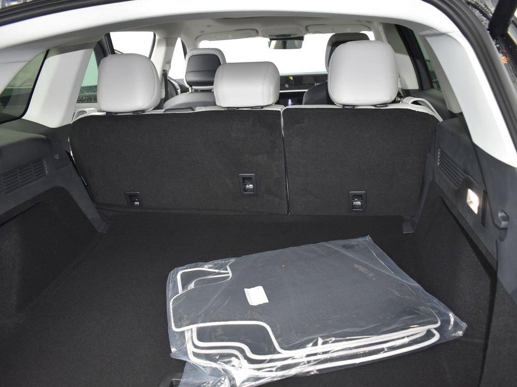 New 2026 Lincoln Nautilus Reserve w/ Jet Appearance Package image 13