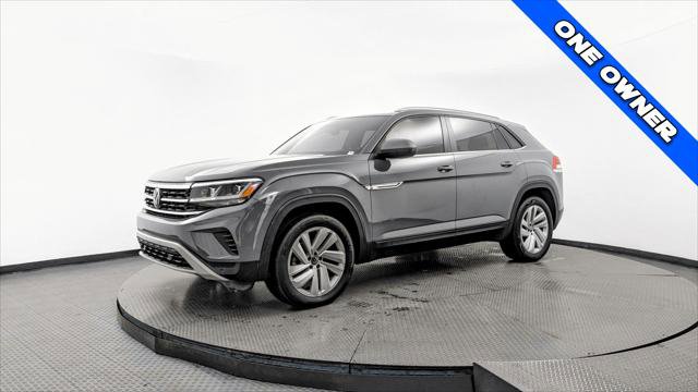 Used 2021 Volkswagen Atlas Cross Sport SE w/ Panoramic Sunroof Package image 2