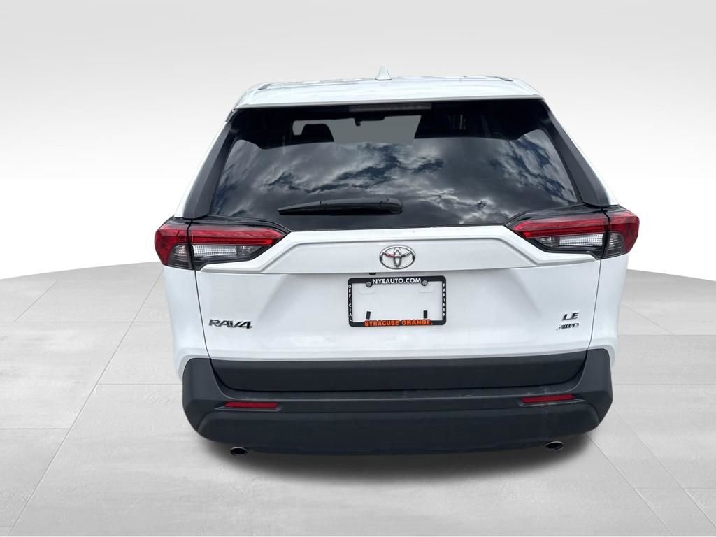 Used 2025 Toyota RAV4 LE AWD/4WD image 4
