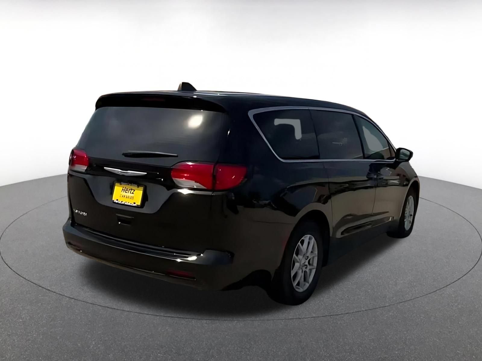 Used 2024 Chrysler Voyager LX FWD image 14