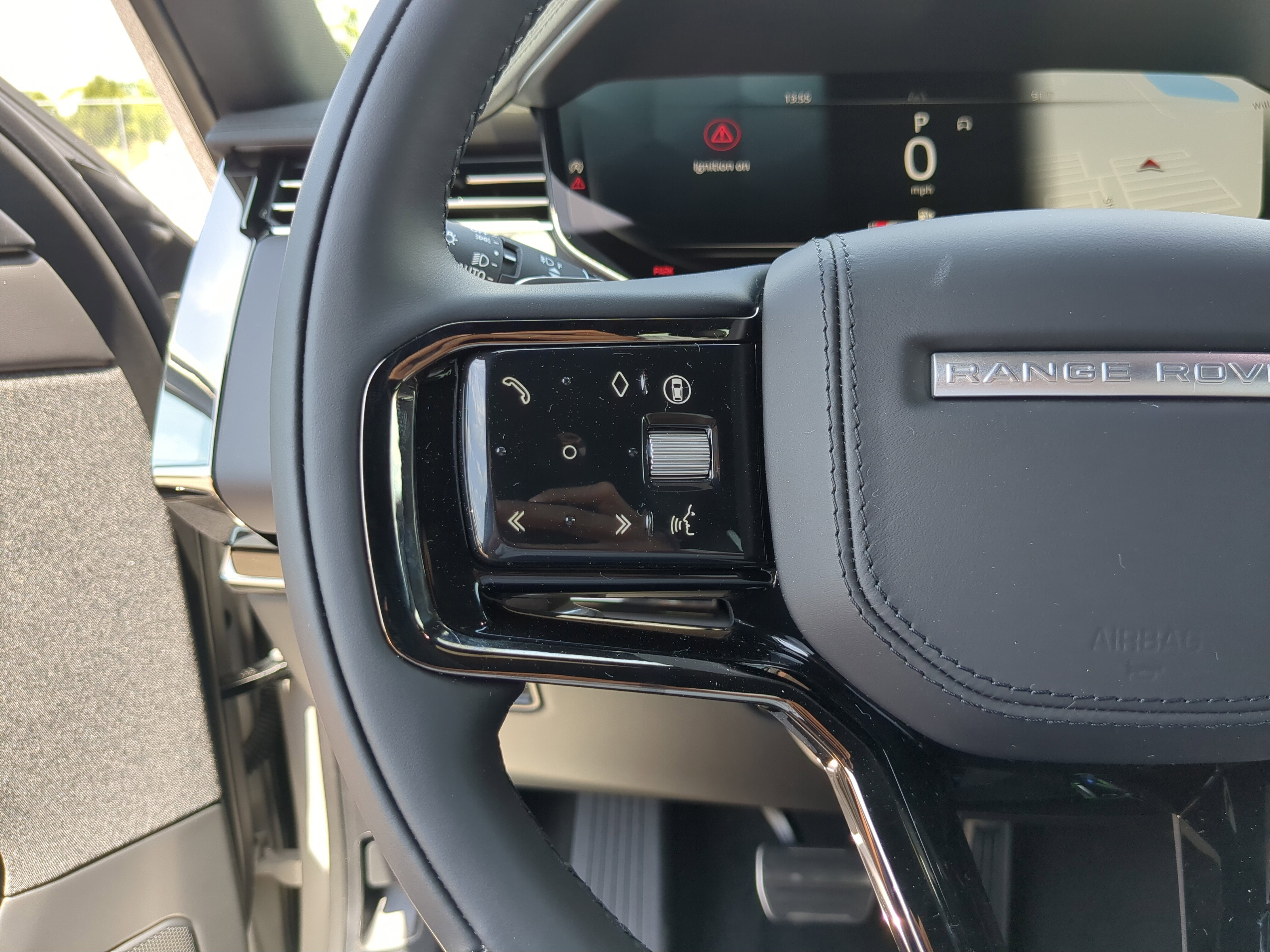 New 2025 Land Rover Range Rover Sport Dynamic SE image 26