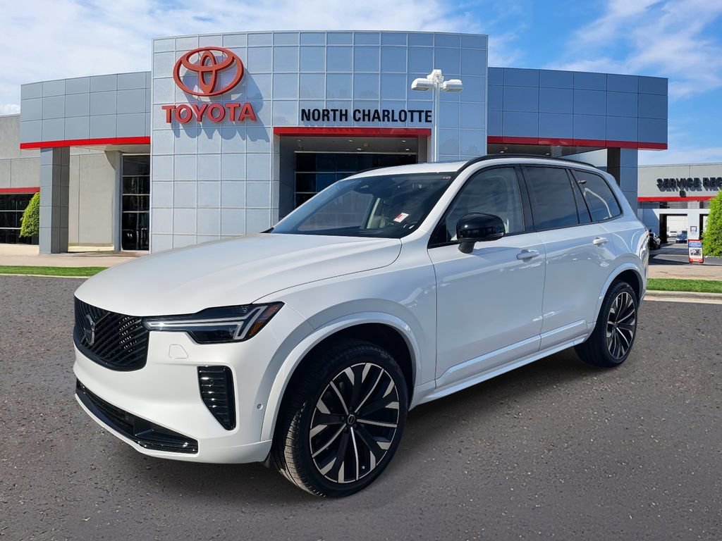 Used 2026 Volvo XC90 B6 Ultra w/ Lounge Package image 3