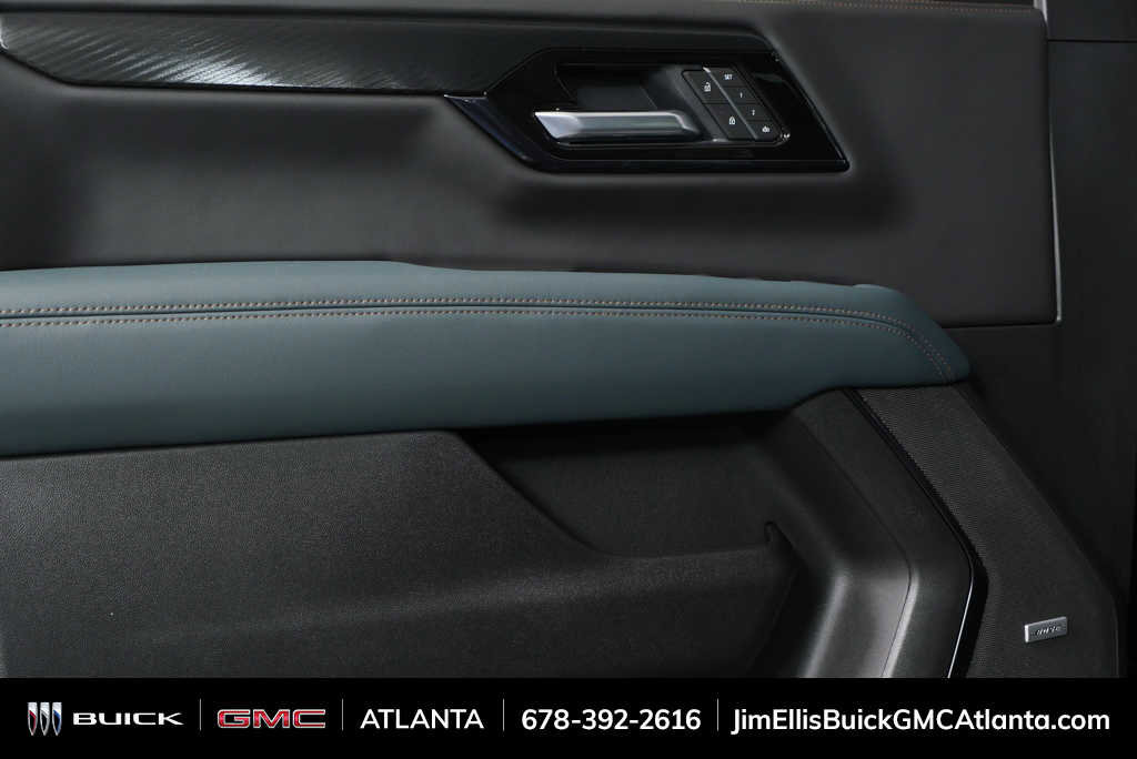 New 2026 GMC Yukon AT4 AWD/4WD image 6