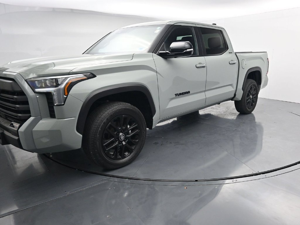 Used 2026 Toyota Tundra Limited AWD/4WD image 4