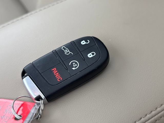 Used 2020 Jeep Grand Cherokee Limited w/ Luxury Group II image 29