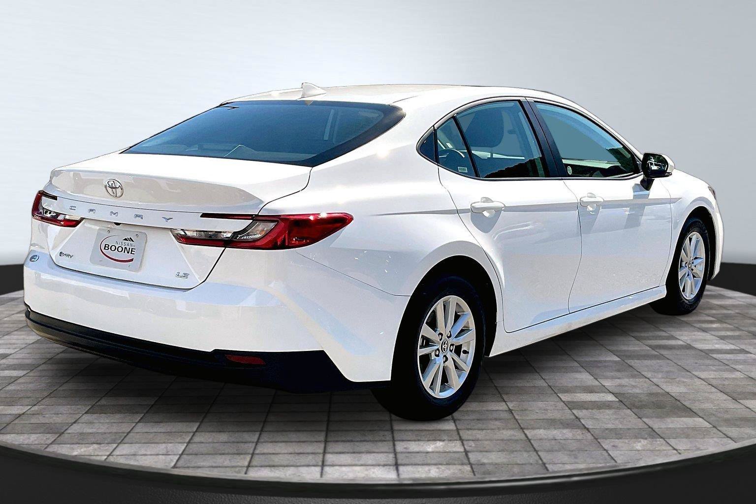 Used 2026 Toyota Camry LE FWD image 13