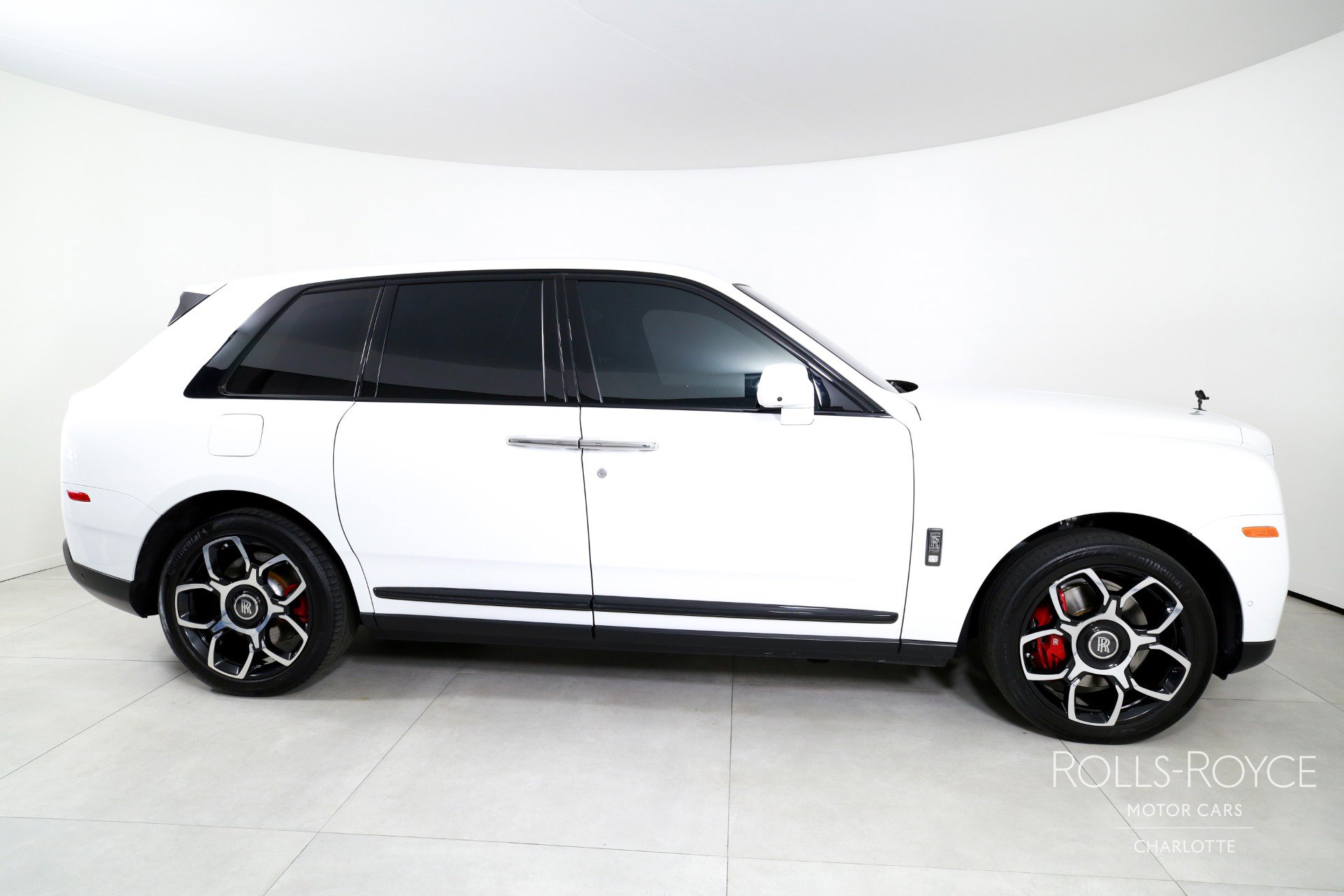 Used 2021 Rolls-Royce Cullinan Black Badge image 10