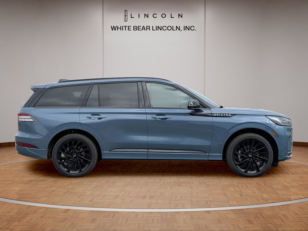 Used 2025 Lincoln Aviator Reserve w/ Luxury Package AWD/4WD image 4