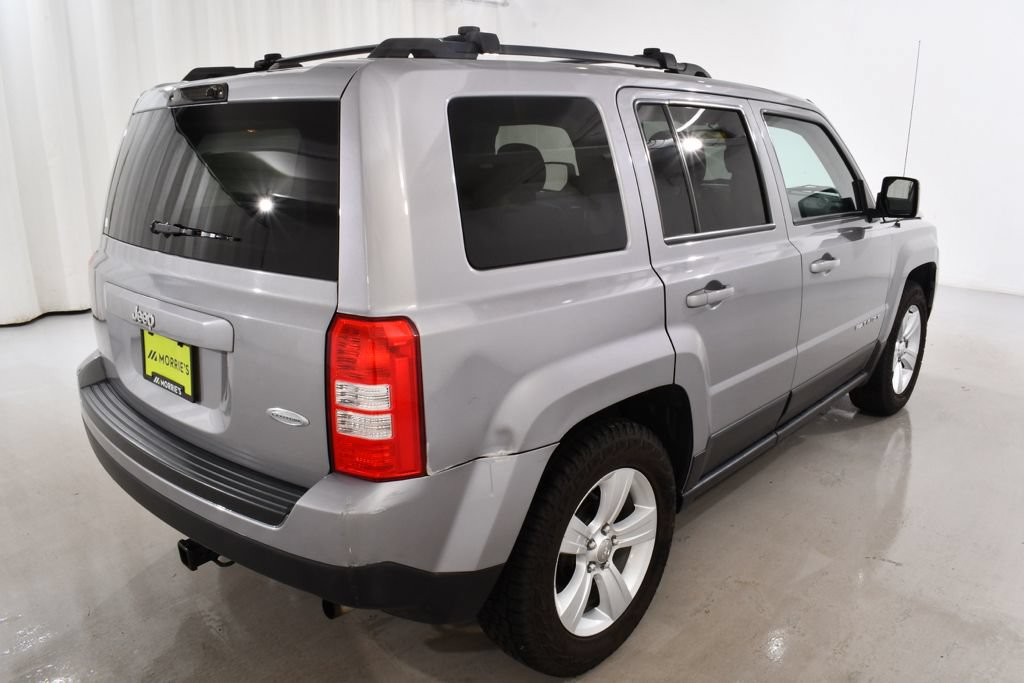 Used 2017 Jeep Patriot Latitude FWD image 11