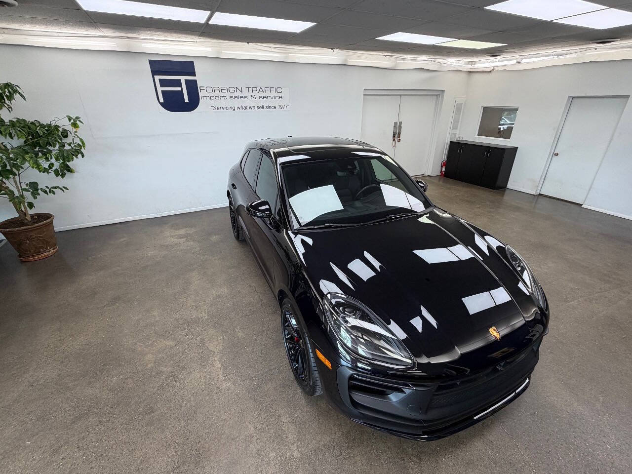 Used 2025 Porsche Macan GTS w/ Premium Package Plus (PU3) AWD/4WD image 41