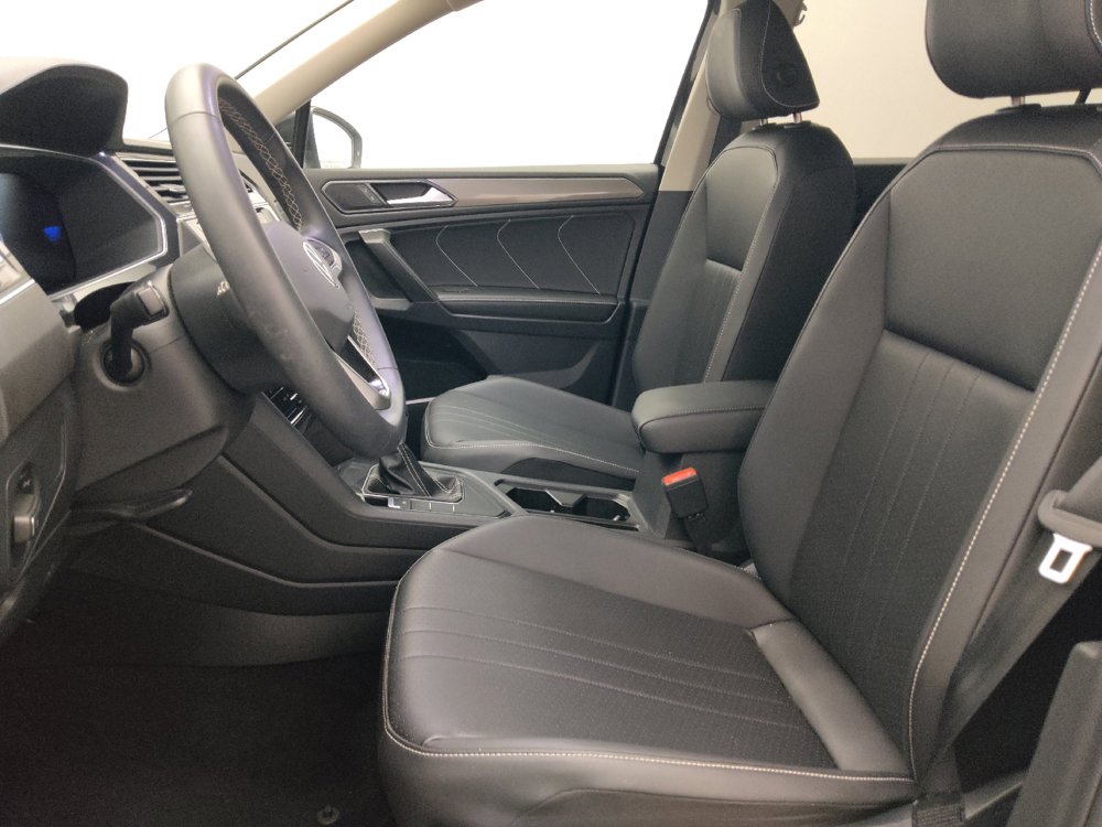 Used 2023 Volkswagen Tiguan SE FWD image 17