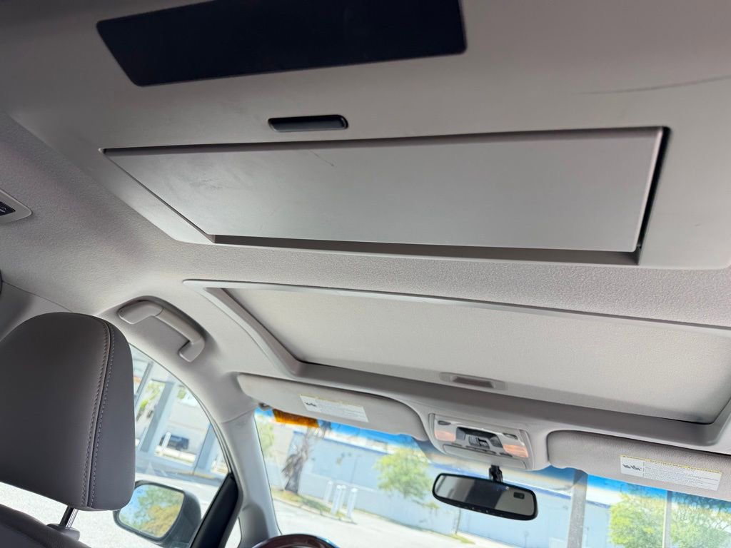 Used 2014 Toyota Sienna Limited w/ Limited Premium Package FWD image 19