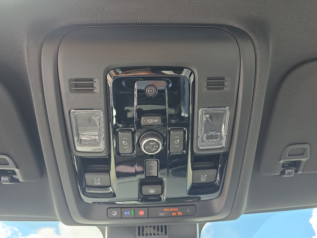 New 2026 Chevrolet Tahoe Premier w/ Sun And Tow Package AWD/4WD image 19