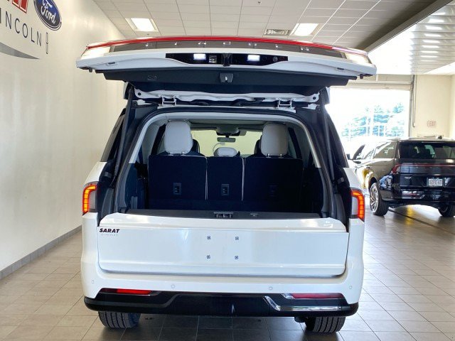 New 2026 Lincoln Navigator L Reserve AWD/4WD image 7