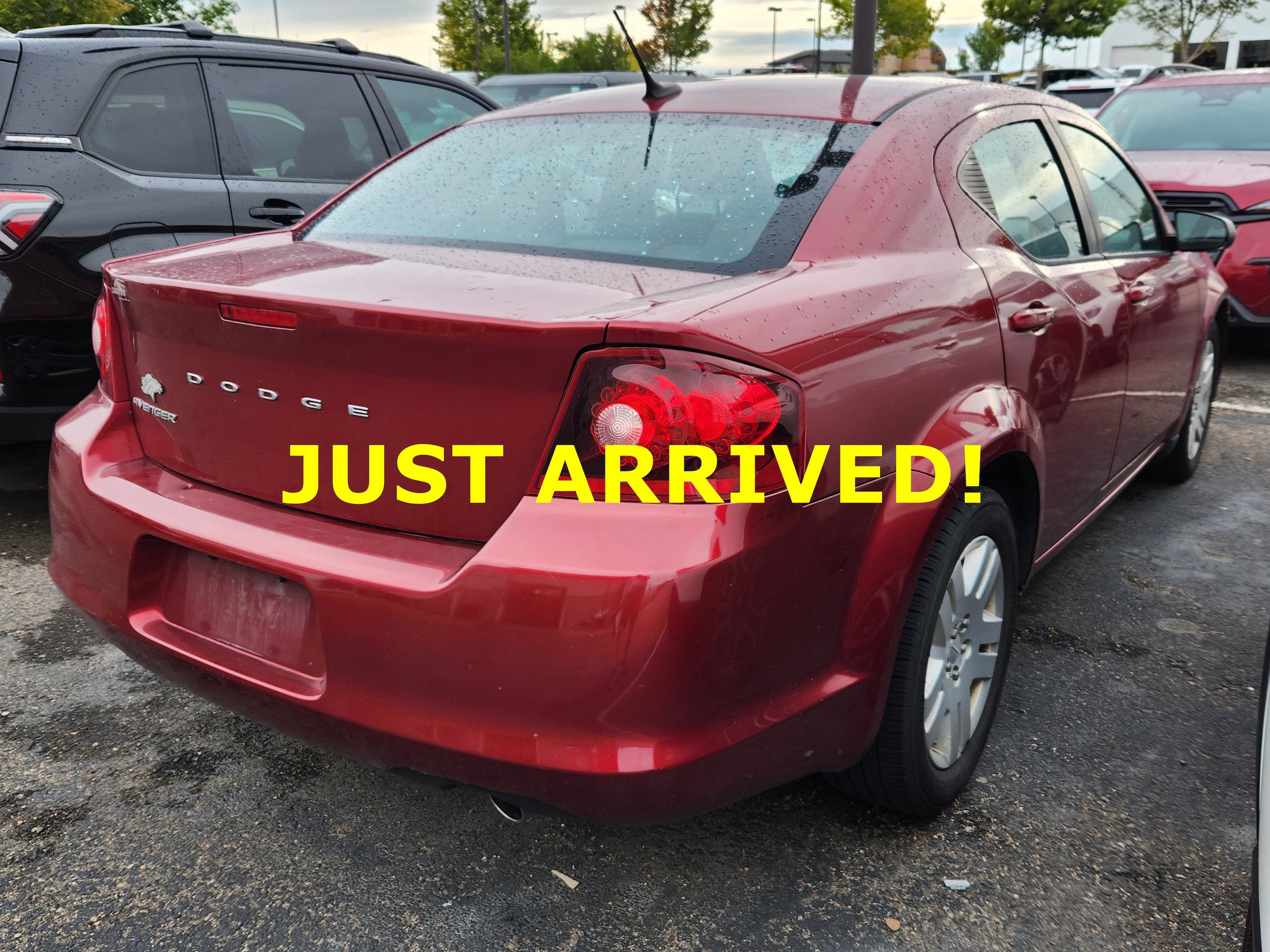 Used 2014 Dodge Avenger SE FWD image 3