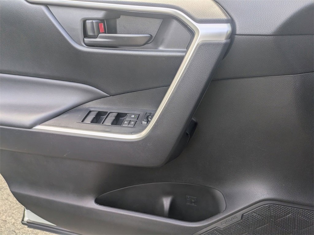 Used 2025 Toyota RAV4 LE image 21