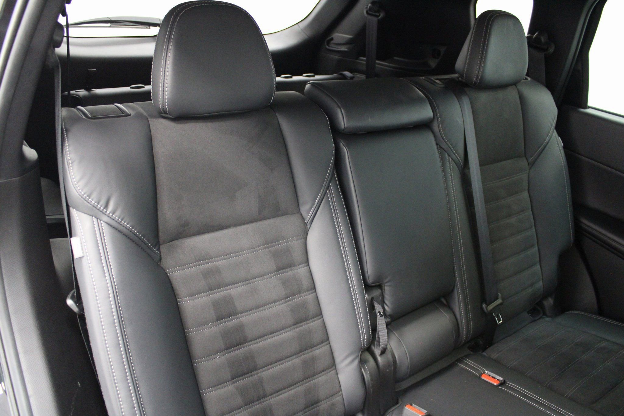 Used 2023 Mitsubishi Outlander SE image 23