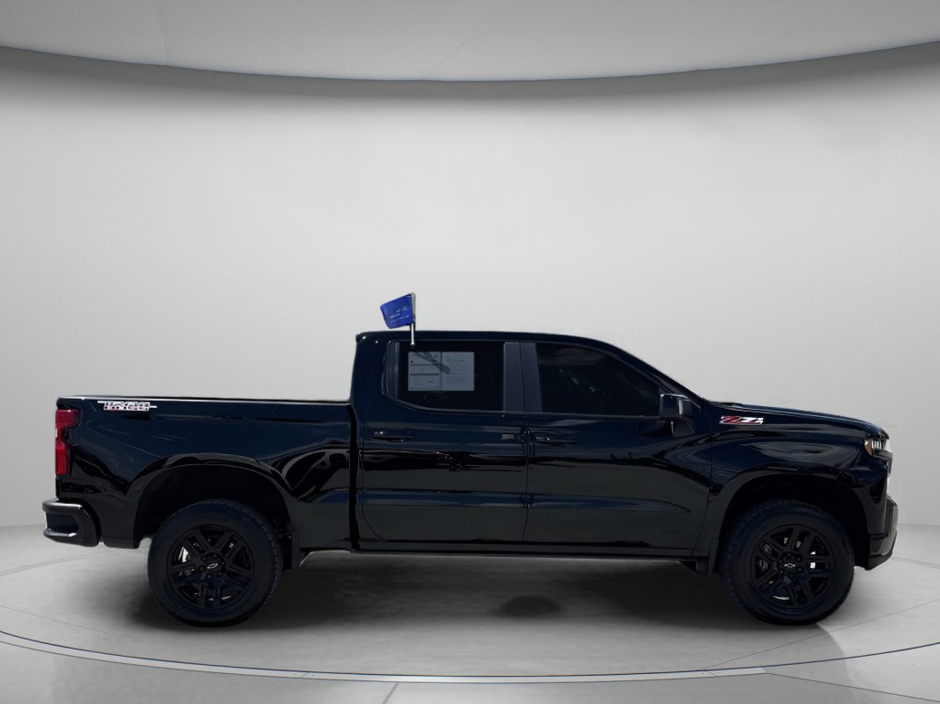 Used 2021 Chevrolet Silverado 1500 LT Trail Boss w/ Convenience Package II AWD/4WD image 2