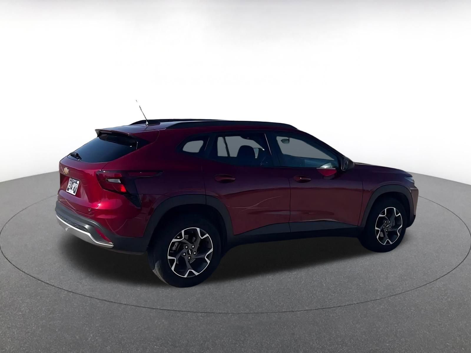 Used 2025 Chevrolet Trax LT w/ LT Convenience Package image 15