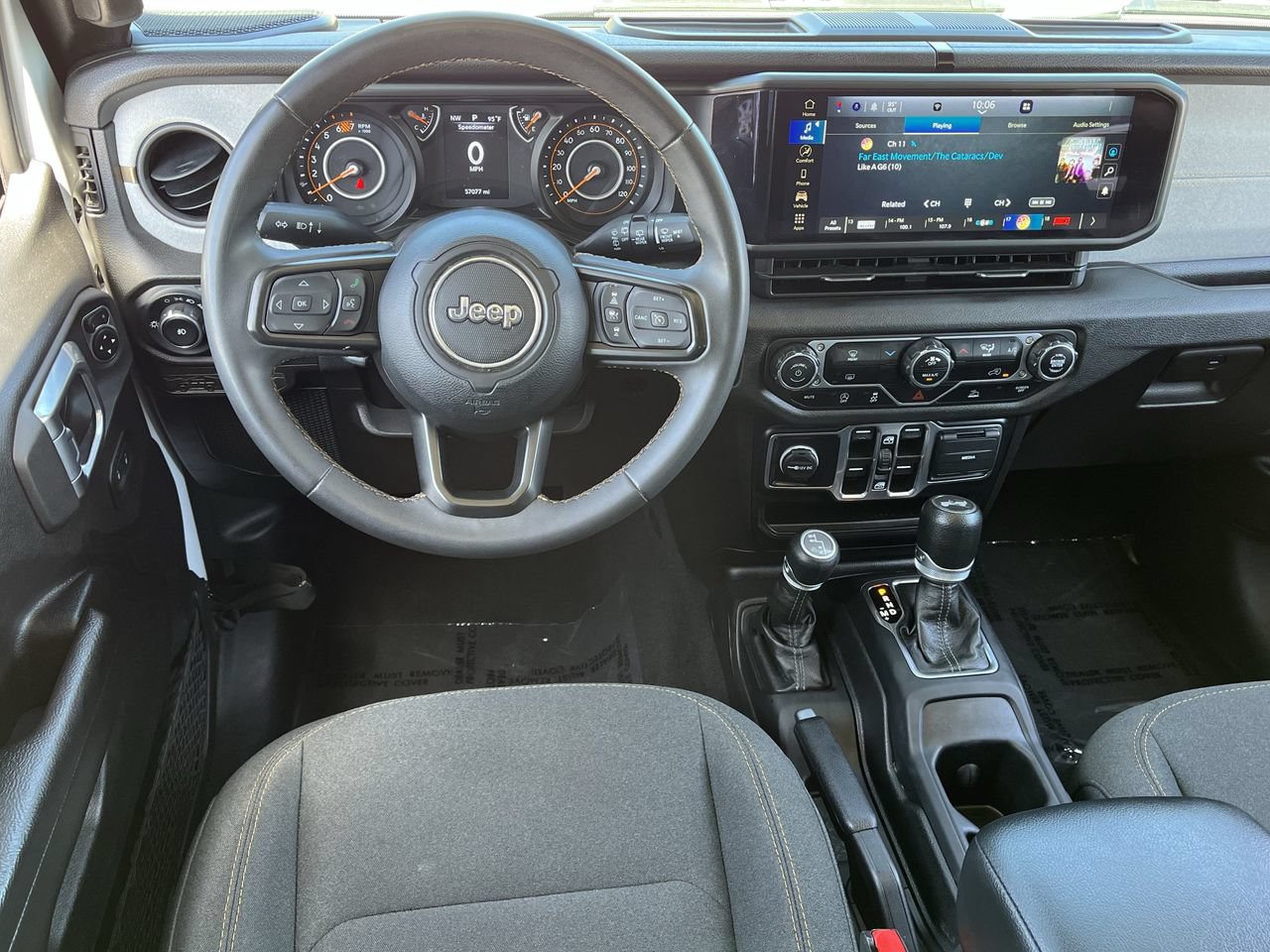 Used 2024 Jeep Wrangler Unlimited Sport AWD/4WD image 10