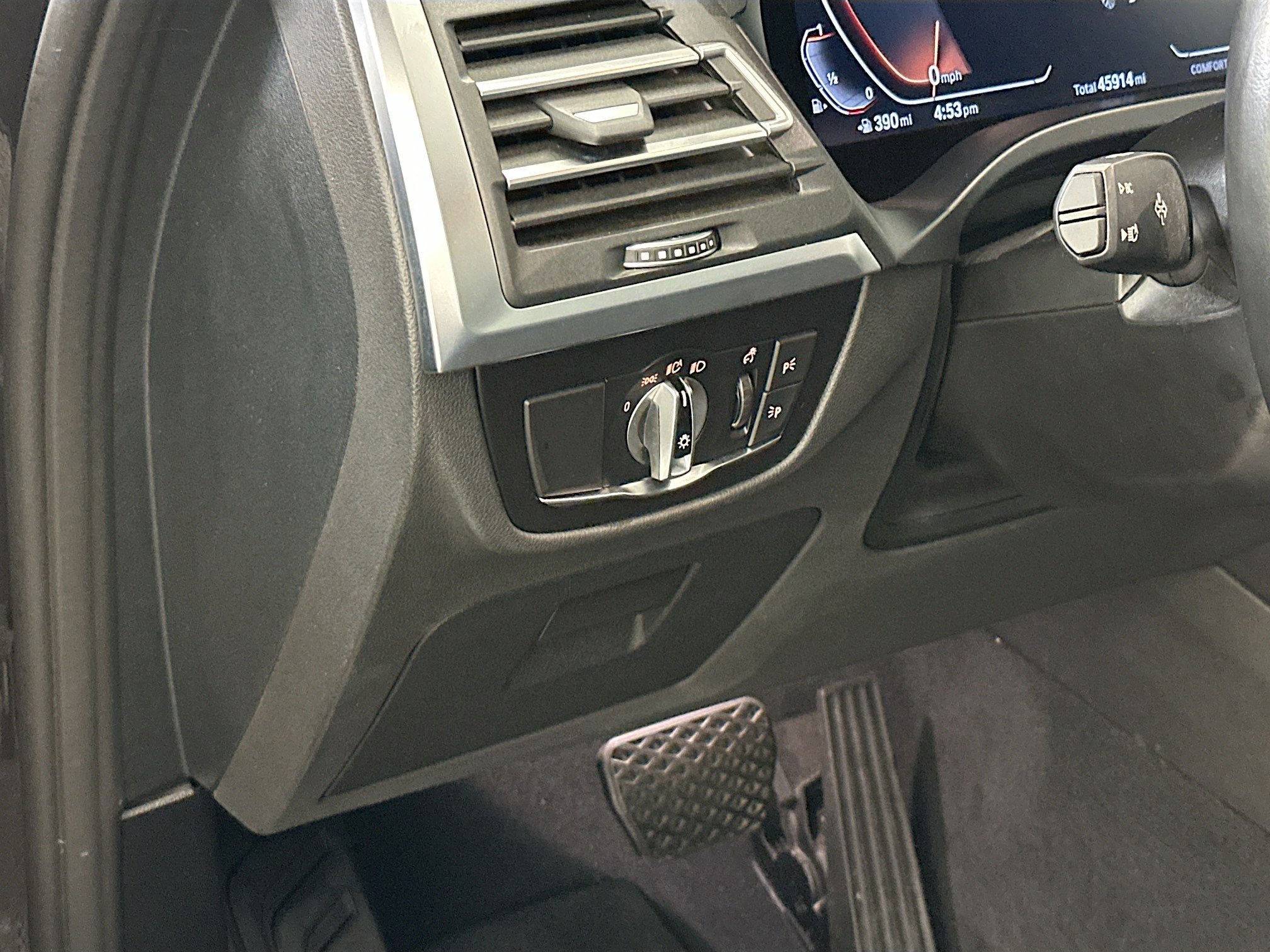 Used 2024 BMW X3 xDrive30i w/ Convenience Package image 17